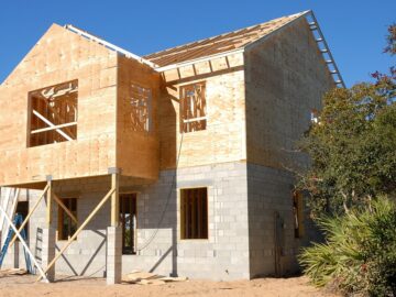 Recent Developments in U.S. Mortgage Rates and Housing Market: