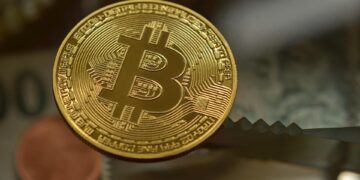 Bitcoin Surges: What Analysts Predict for the Coming Crypto Boom