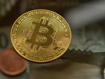 Bitcoin Surges: What Analysts Predict for the Coming Crypto Boom